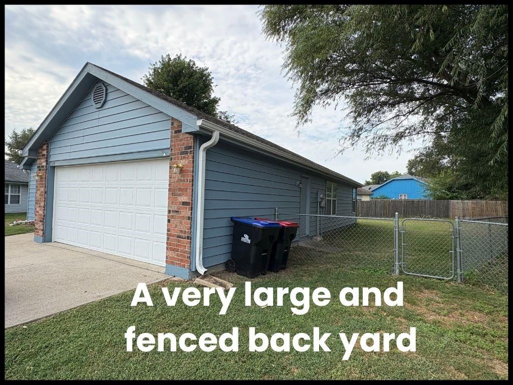 1002 Weschester Court — photo 4