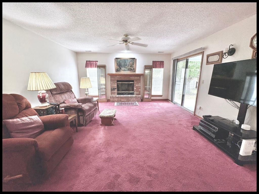 1002 Weschester Court — photo 6