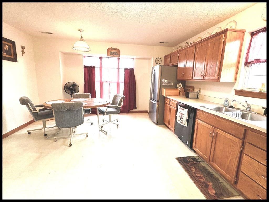 1002 Weschester Court — photo 10