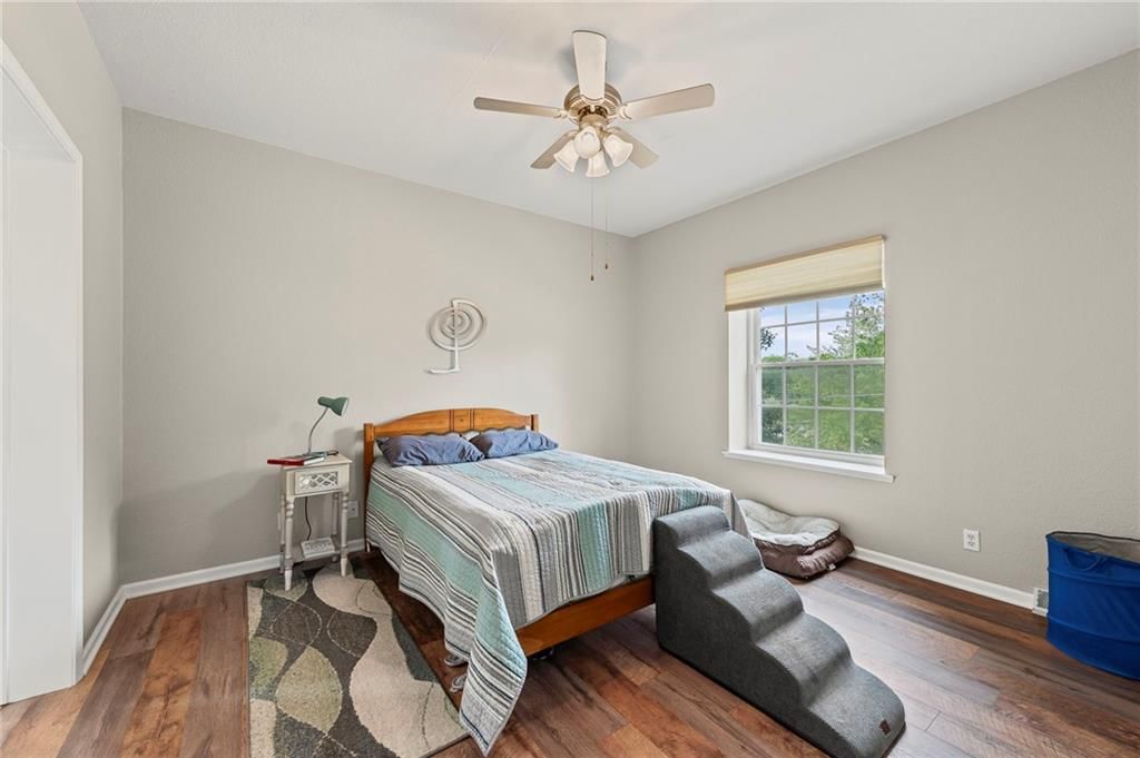 1408 Oak Street — photo 11