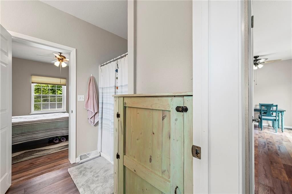 1408 Oak Street — photo 15