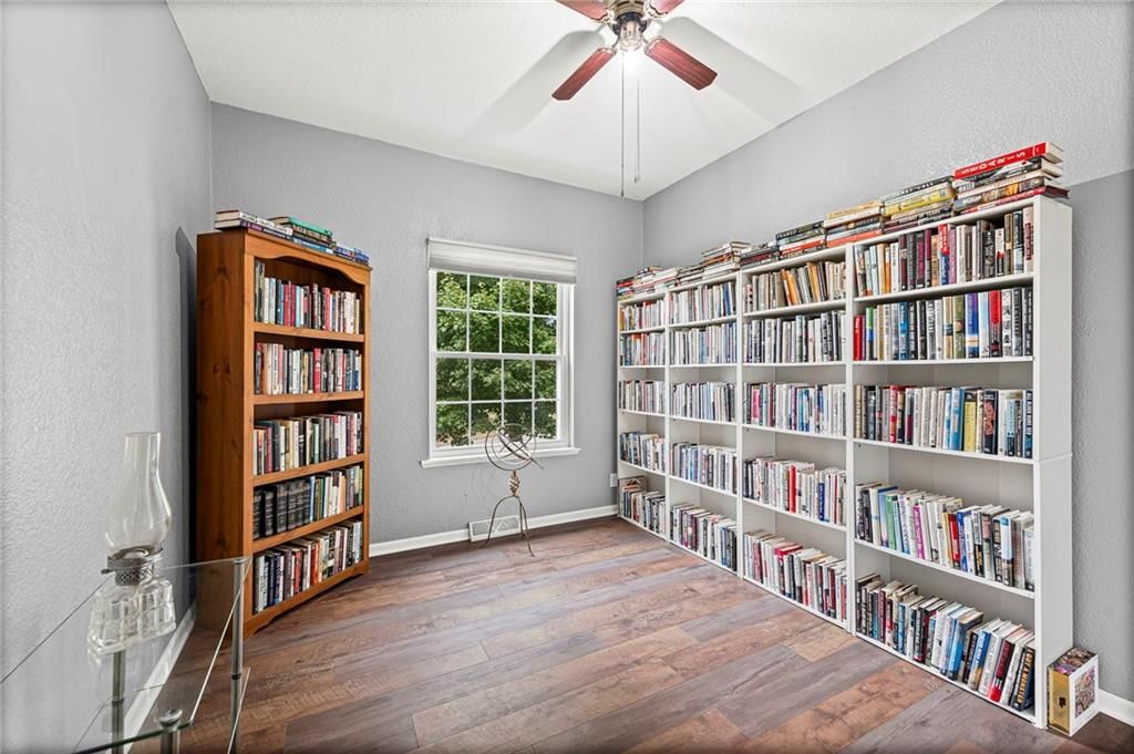 1408 Oak Street — photo 16