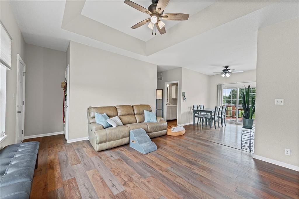 1408 Oak Street — photo 3