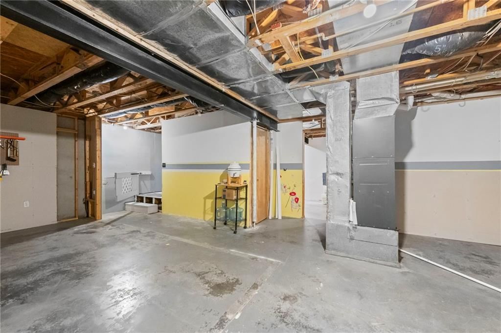 1408 Oak Street — photo 23