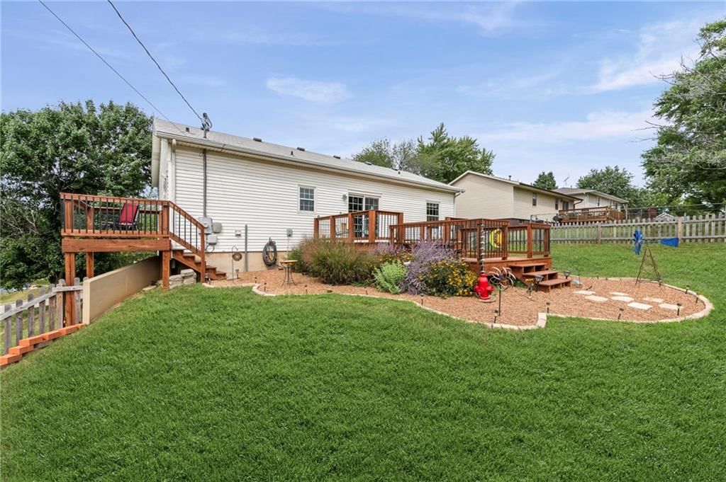 1408 Oak Street — photo 32