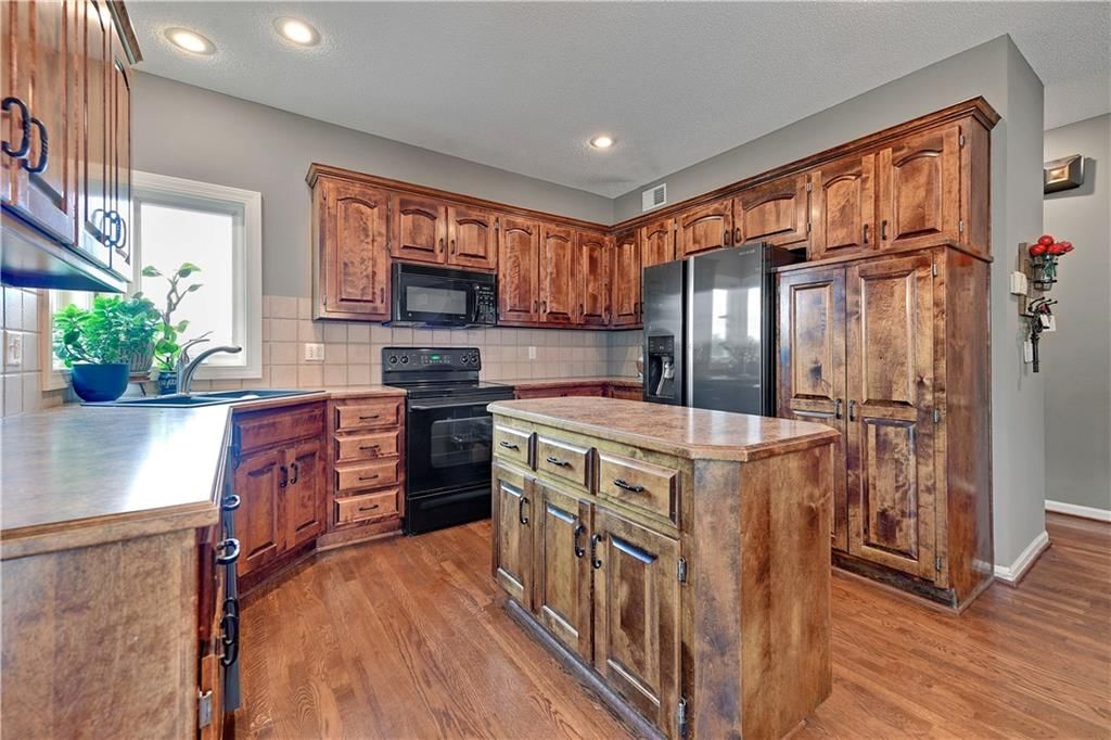 12151 S Clinton Street — photo 4