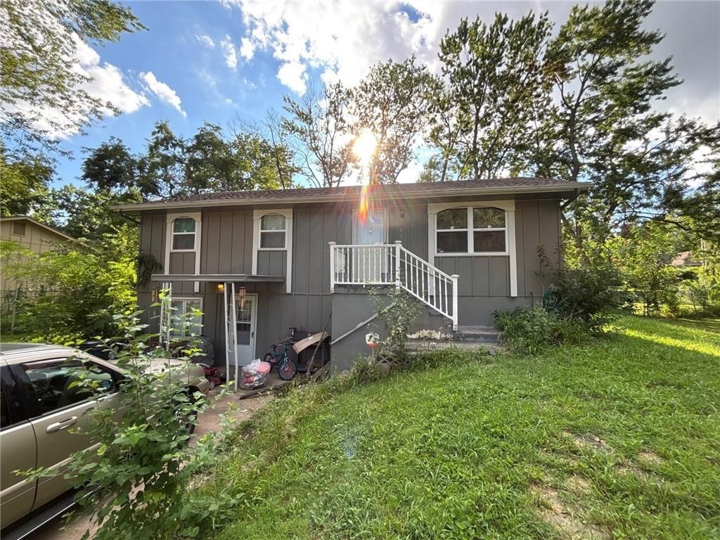 605 NE 3RD Street, Blue Springs, MO