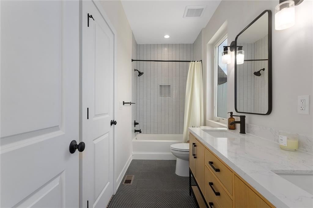 2028 Olive Street — photo 14