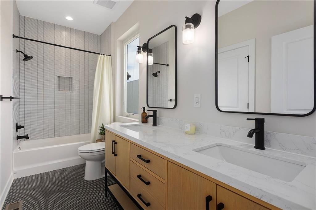 2028 Olive Street — photo 15