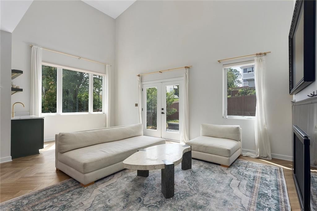 2028 Olive Street — photo 7