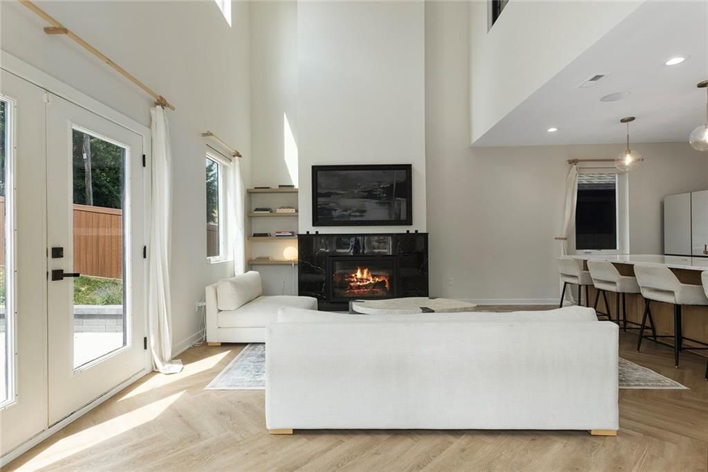 2028 Olive Street — photo 8