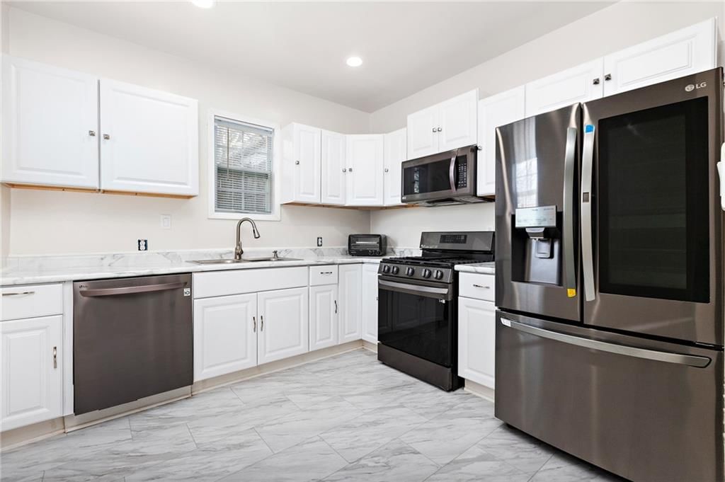 1411 Seneca Street — photo 11