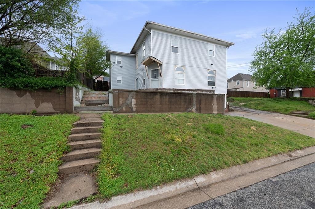 1411 Seneca Street — photo 3