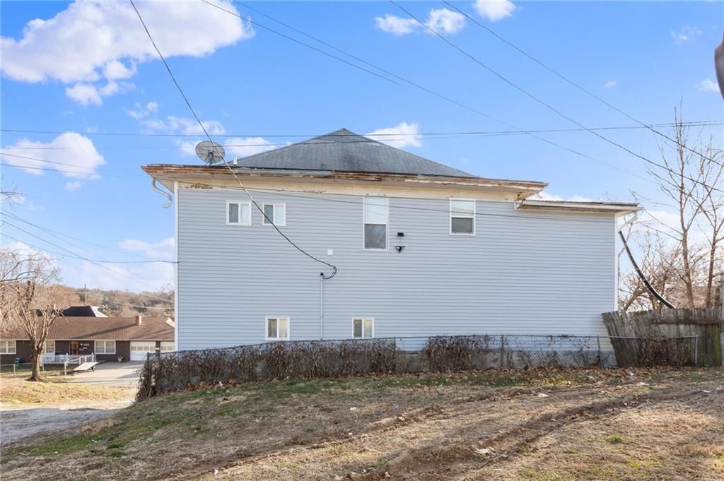 1411 Seneca Street — photo 34