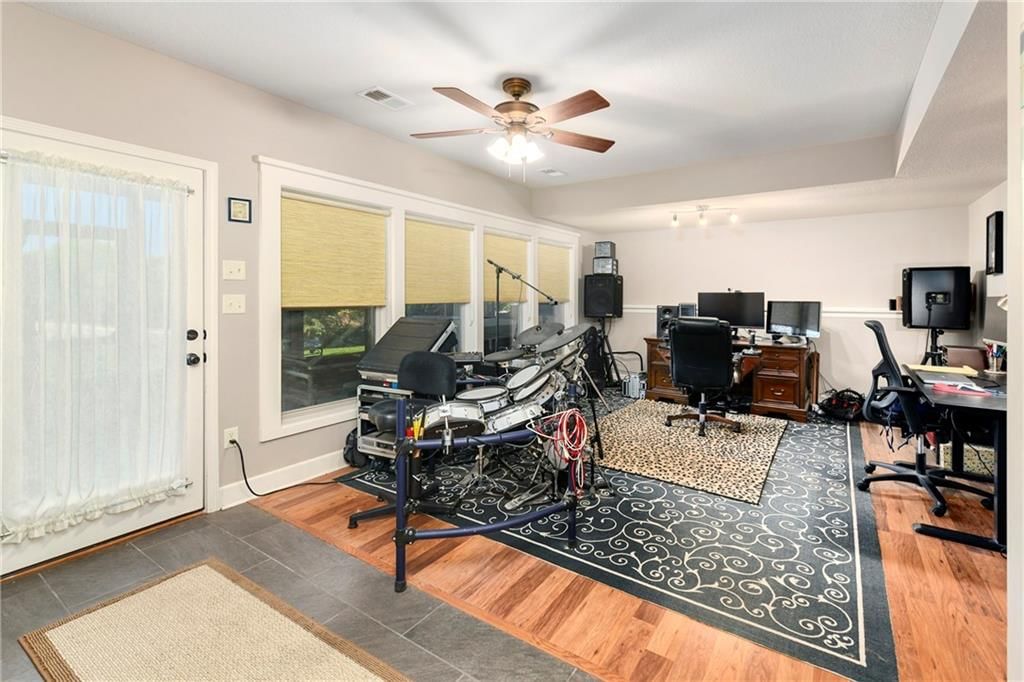 6925 Lakeshore Drive — photo 31