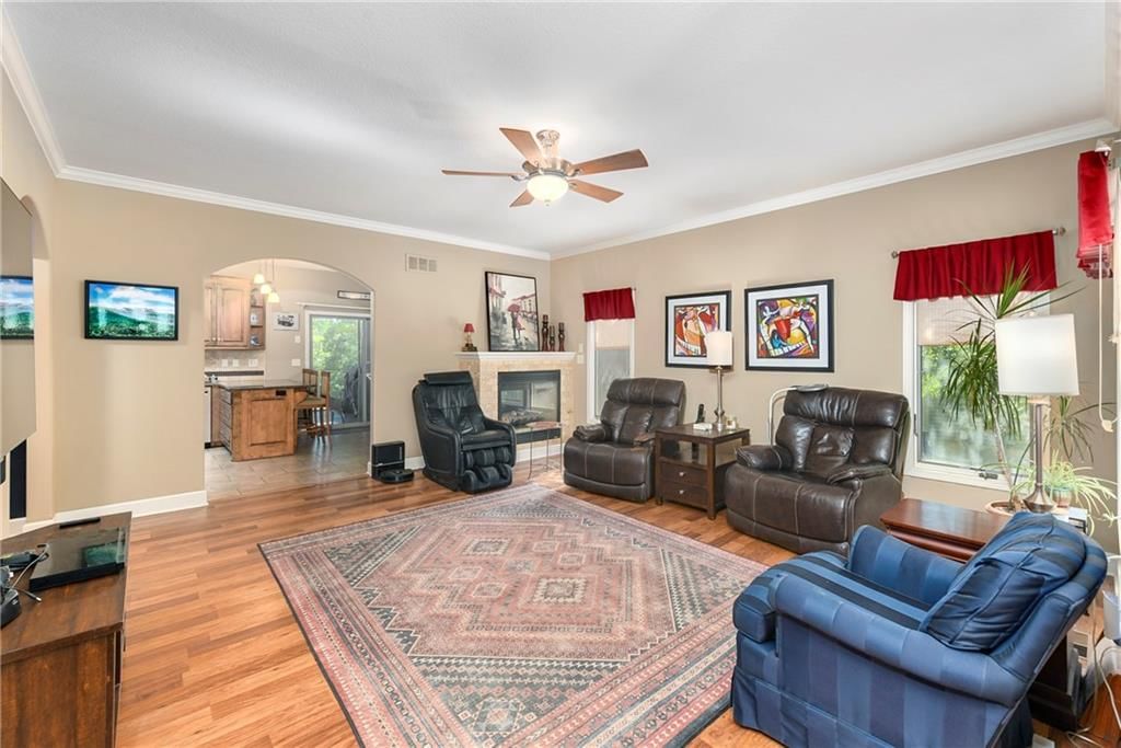 6925 Lakeshore Drive — photo 6