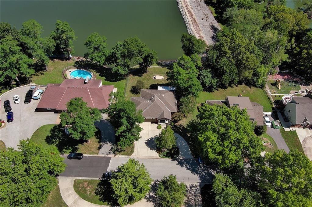 6925 Lakeshore Drive — photo 53