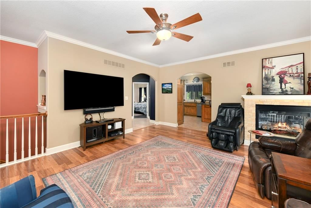 6925 Lakeshore Drive — photo 7