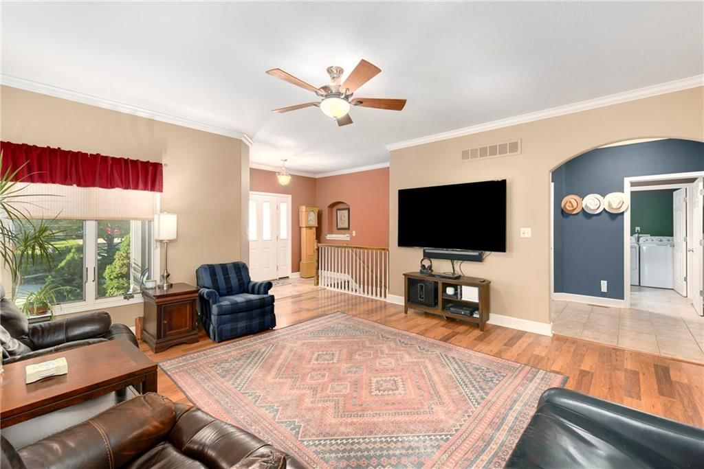 6925 Lakeshore Drive — photo 9