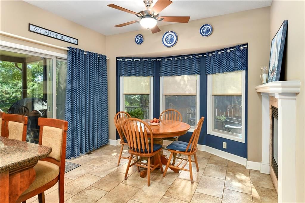 6925 Lakeshore Drive — photo 10