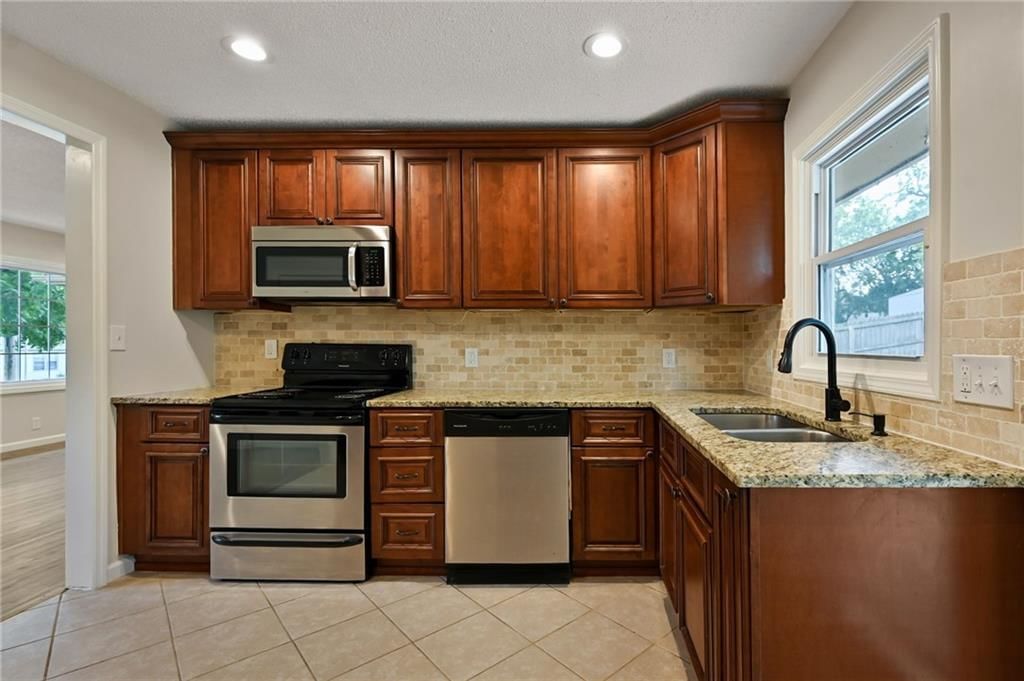 9520 W 59th Terrace — photo 10