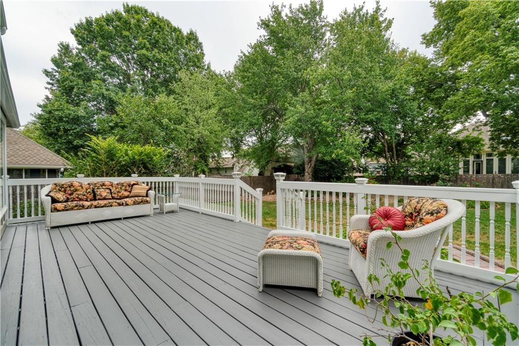 813 NW High Point Drive — photo 31