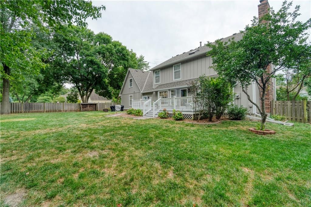 813 NW High Point Drive — photo 36