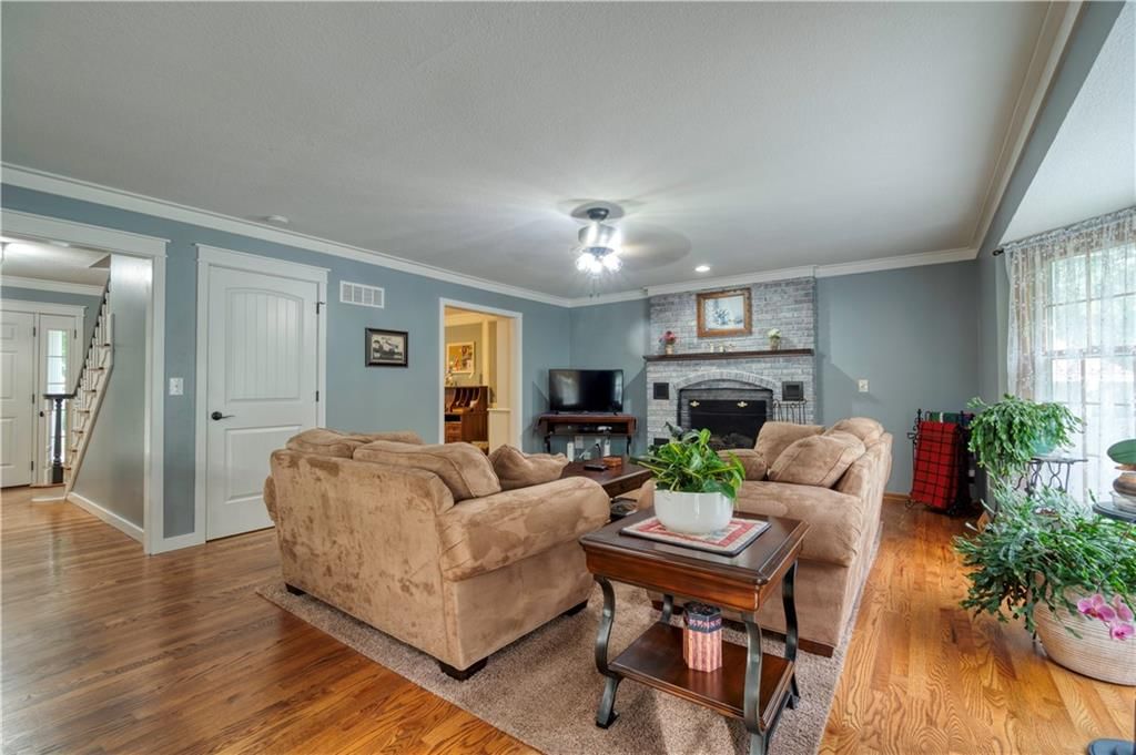 813 NW High Point Drive — photo 6