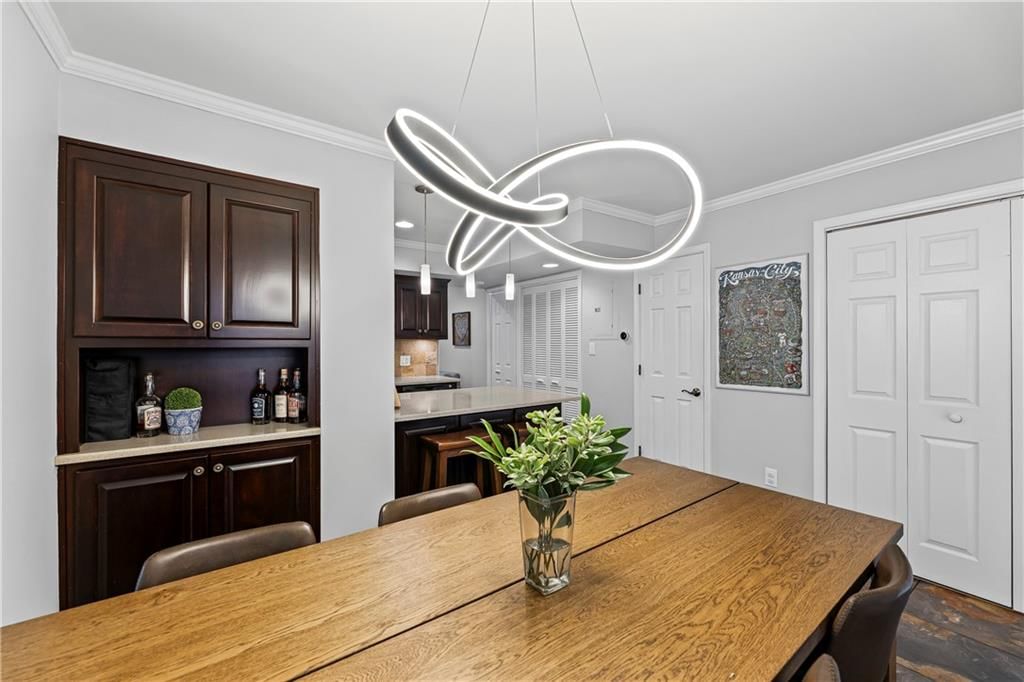 451 W 10th Street — photo 11