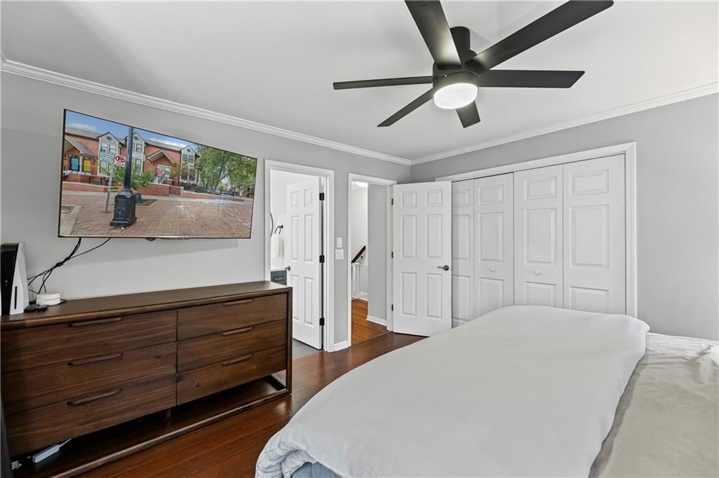 451 W 10th Street — photo 16