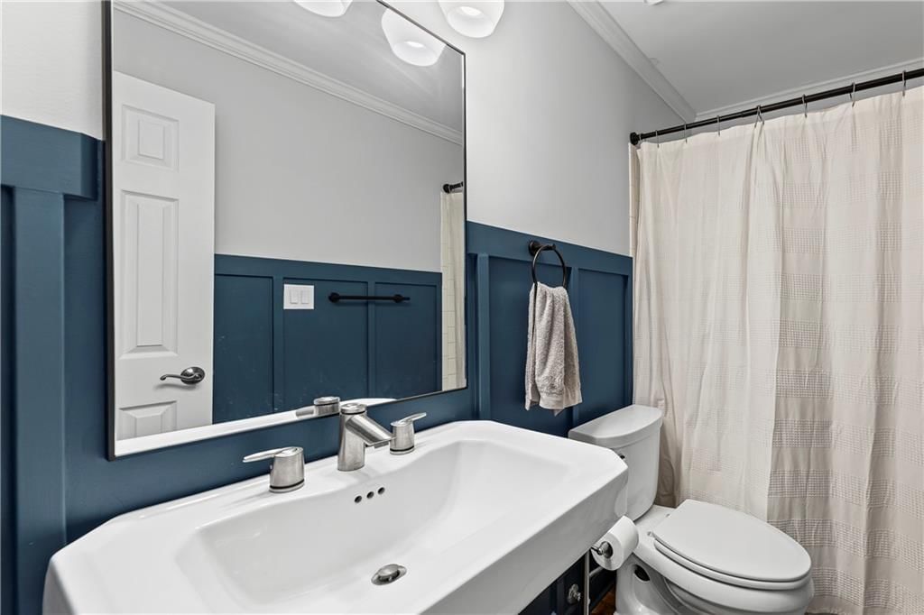 451 W 10th Street — photo 23