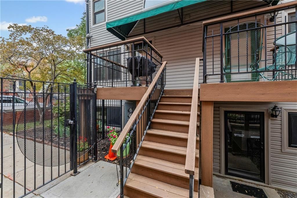 451 W 10th Street — photo 27