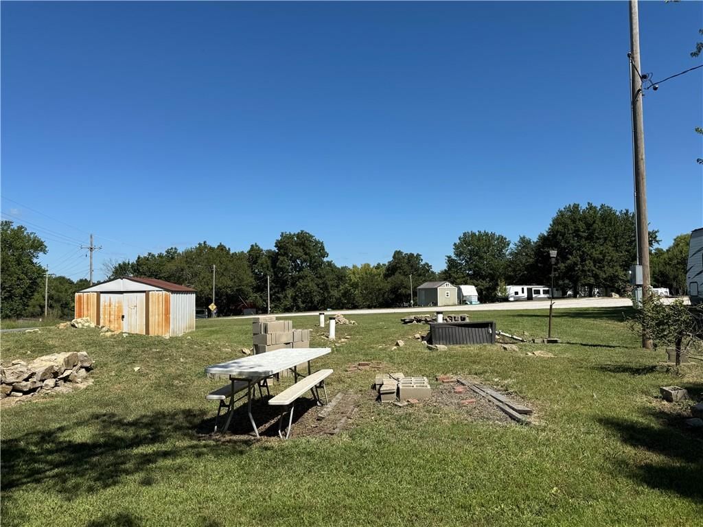 273 N Linn Valley Drive — photo 3