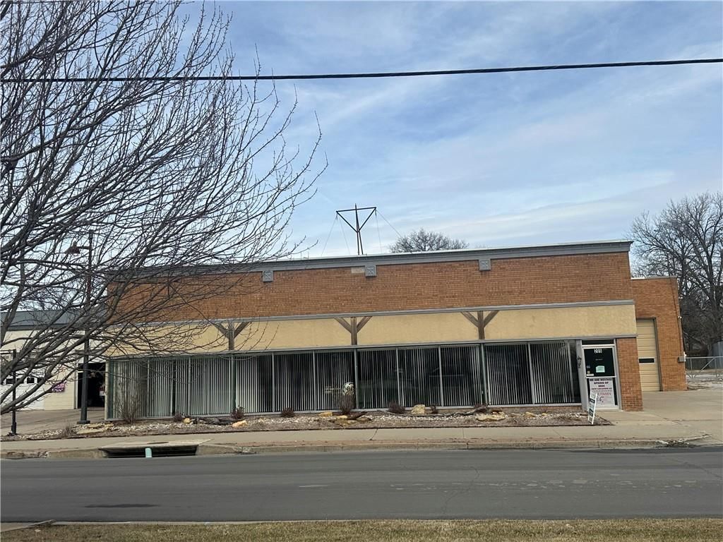 205 E. Green Street — photo 9