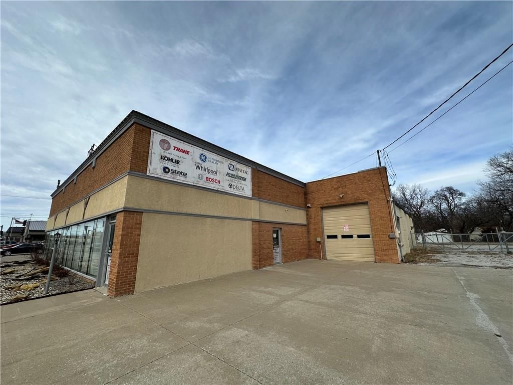 205 E. Green Street — photo 10