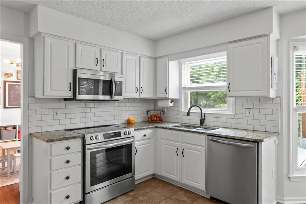 1604 W Cedar Street — photo 11