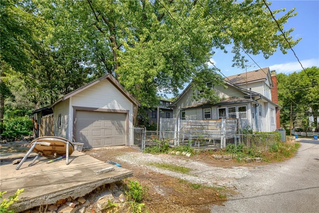 501 W Franklin Street — photo 27