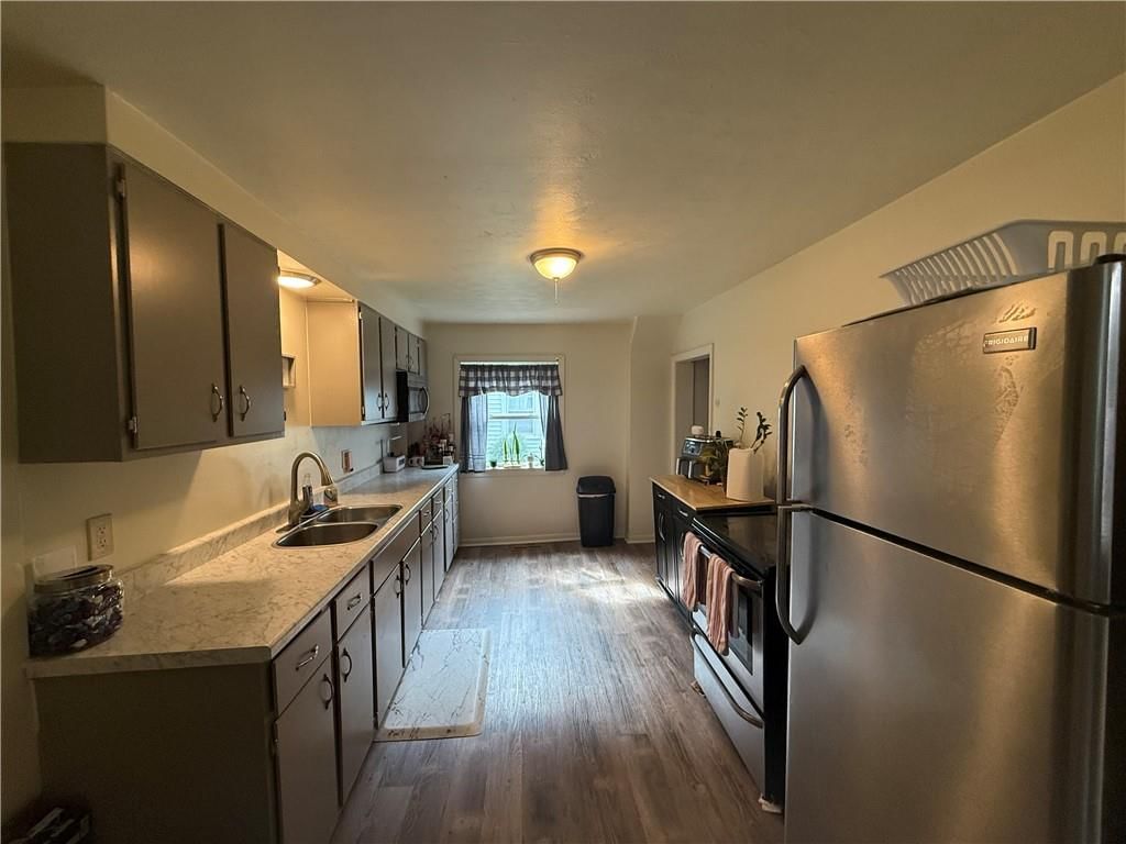 520 W Third Street — photo 11