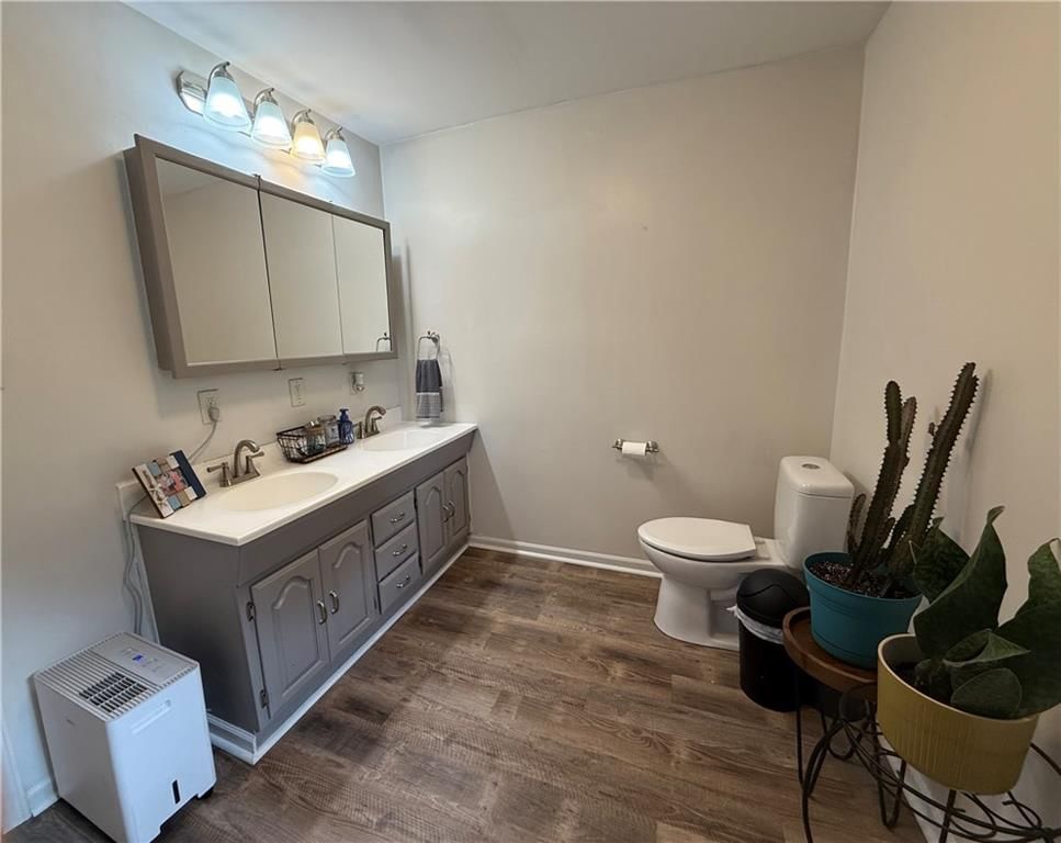 520 W Third Street — photo 13