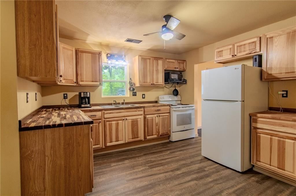 413 E Lincoln Street — photo 17
