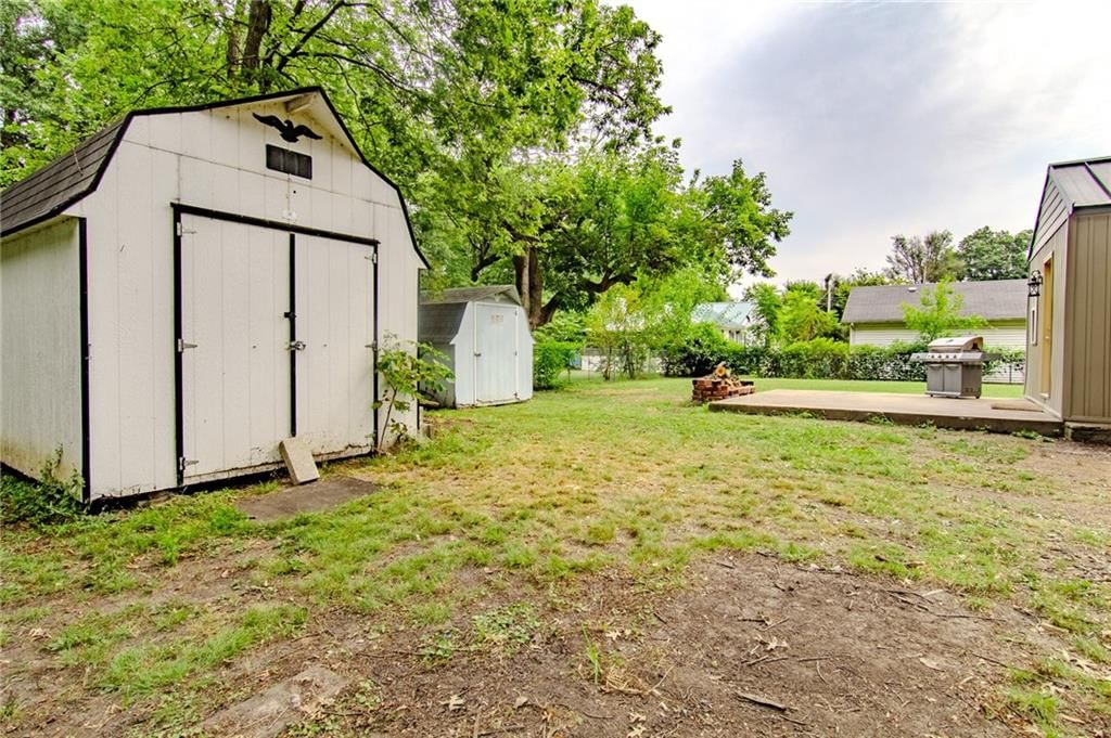 413 E Lincoln Street — photo 32