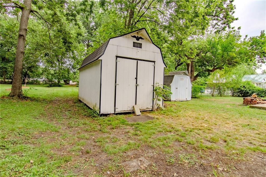 413 E Lincoln Street — photo 33