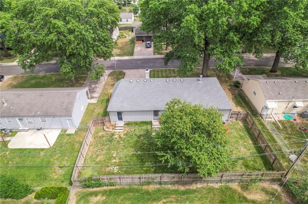7620 Russell Road — photo 47
