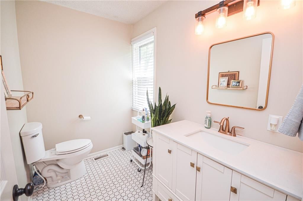 203 W Ruby Avenue — photo 33