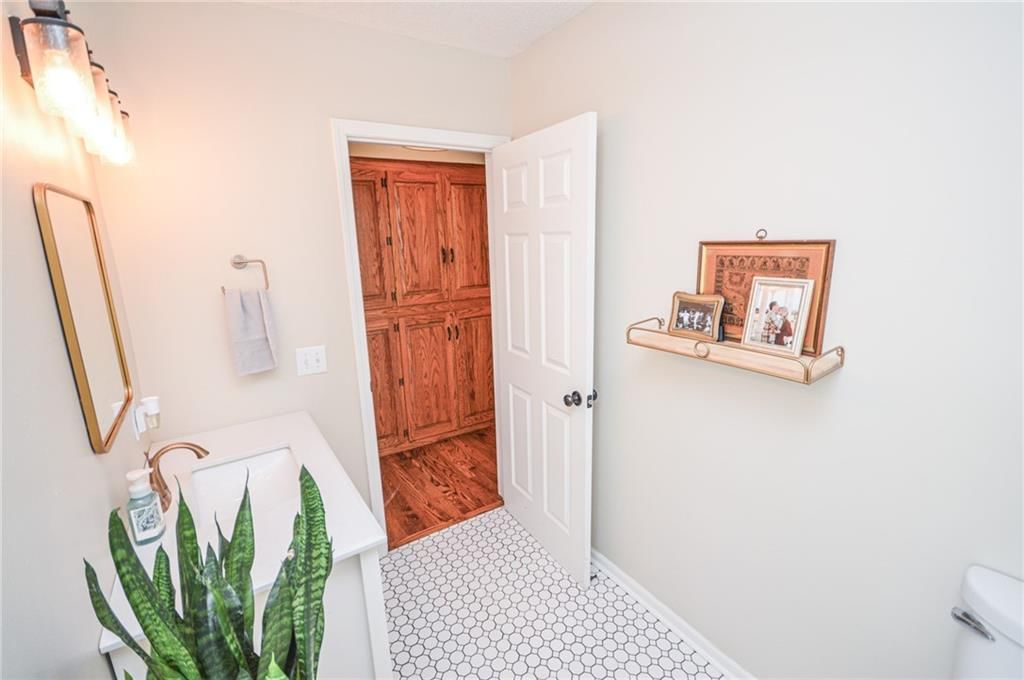 203 W Ruby Avenue — photo 34