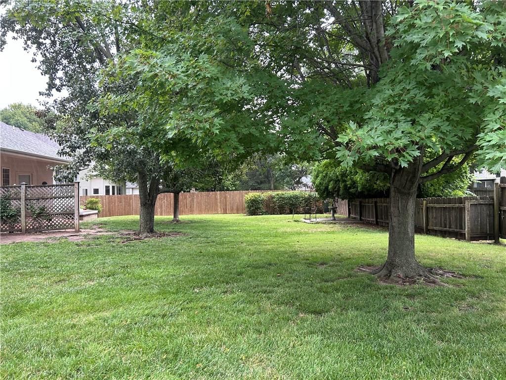 2445 Potters Court — photo 36