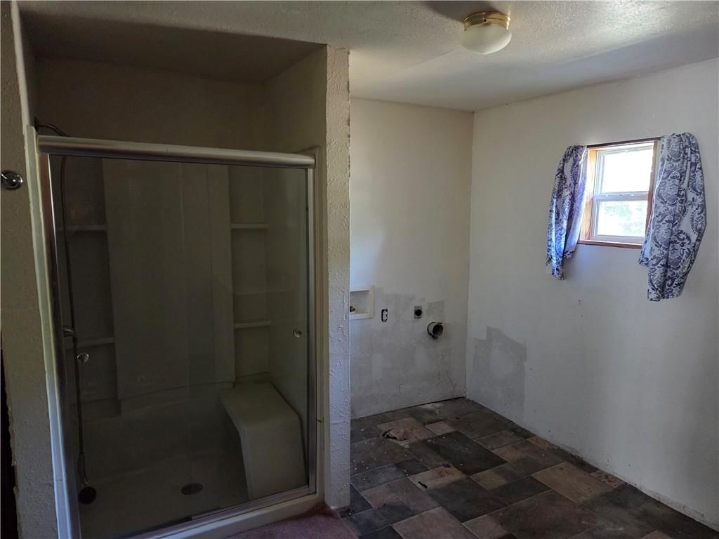 218 E 5th Street — photo 4