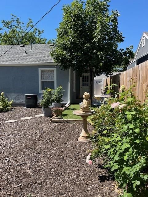 811 E Walnut Street — photo 3