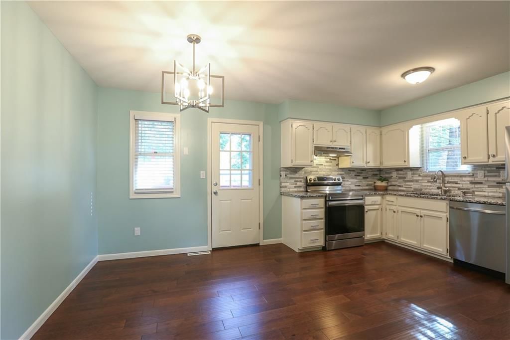 415 NE Corsicana Street — photo 7