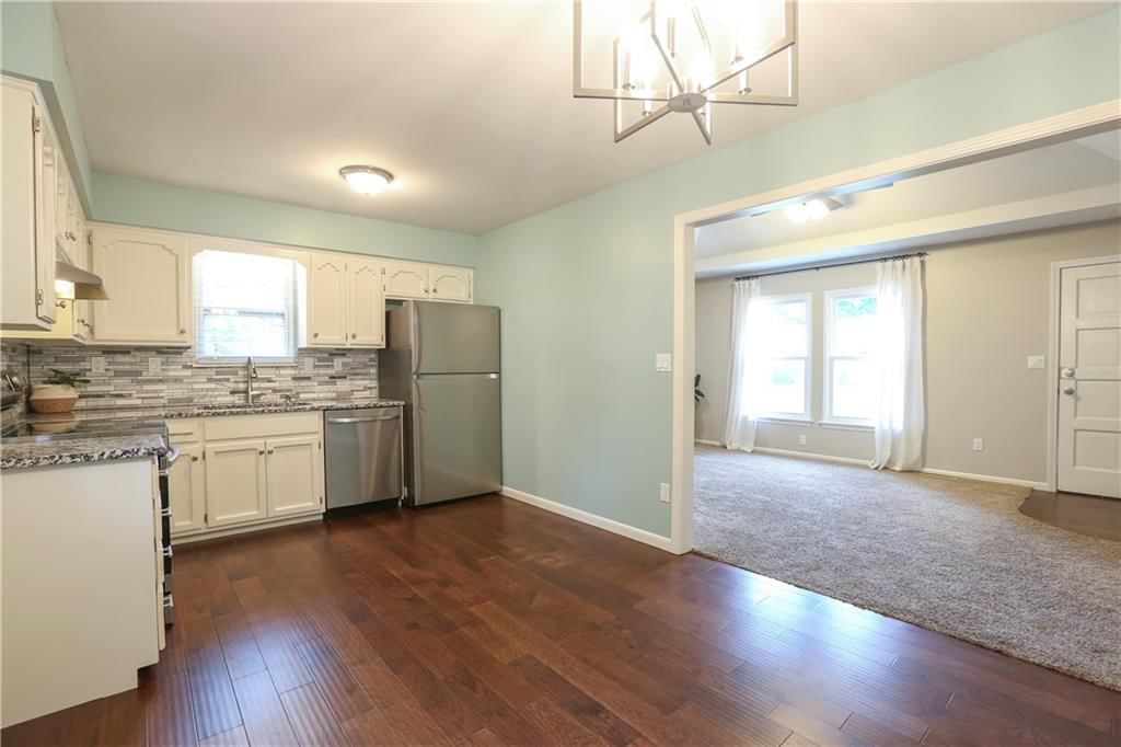 415 NE Corsicana Street — photo 9